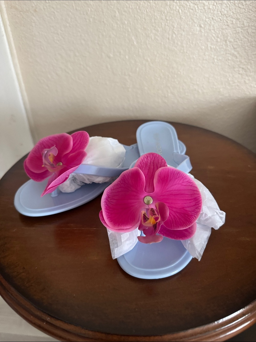 TOP Moda Light Blue Slide Sandals with Bright Pink Orchid